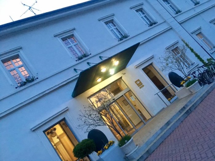 Aktu lne hotel granit pie any
